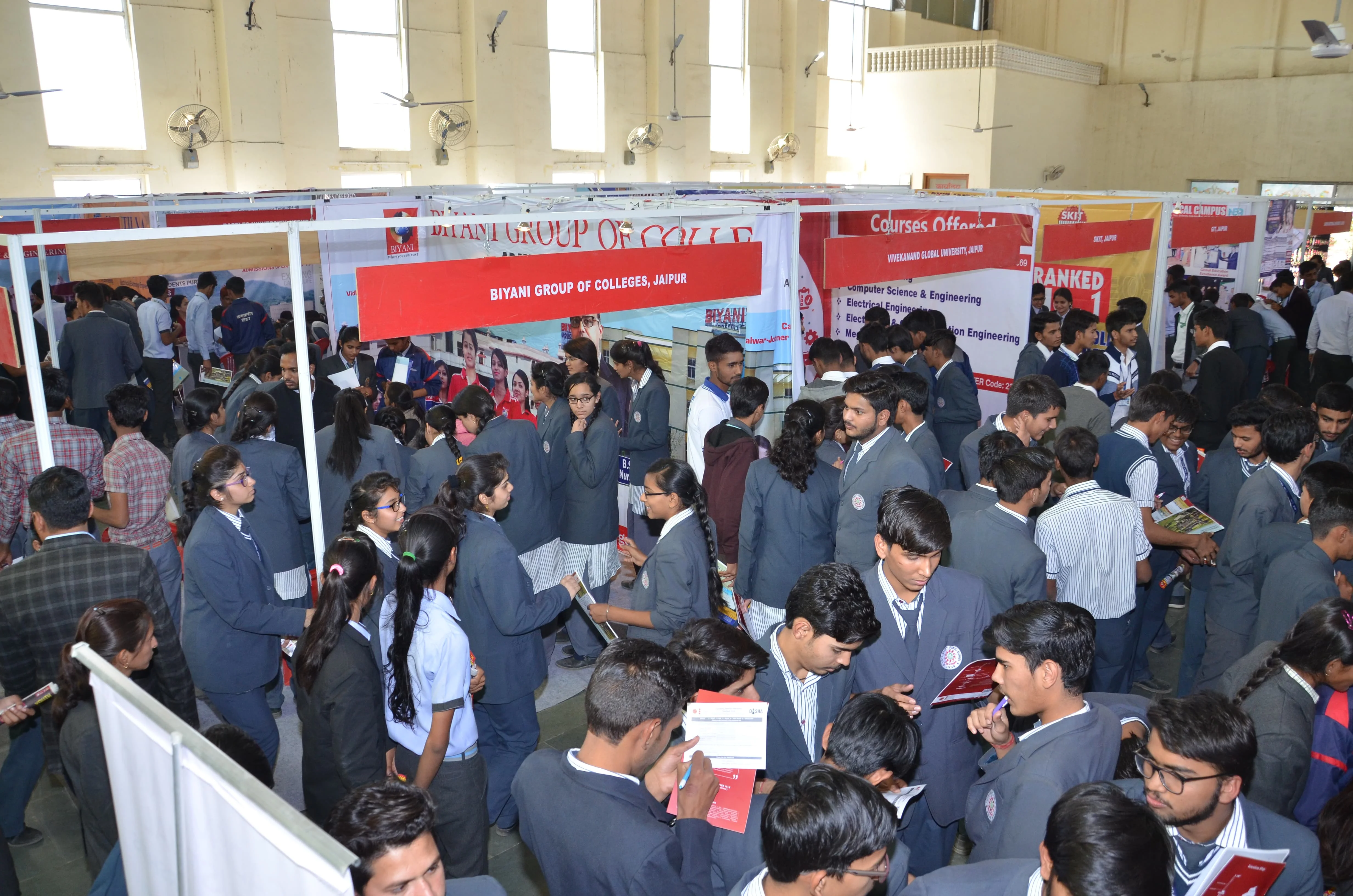 V4Edu Solution Sloder Image 4